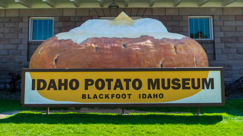 sign of the idaho potato museum 