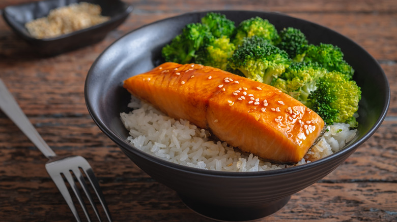 salmon fillet with rice and brocolli and sesame