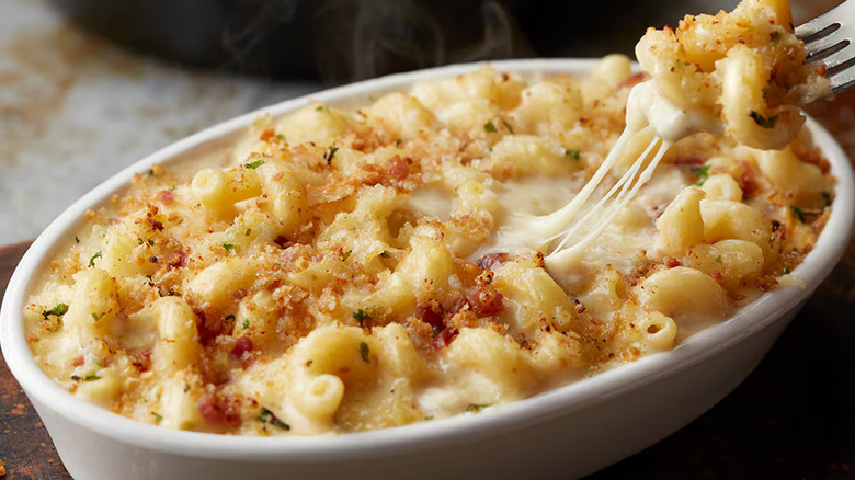 LonghHorn Steakhouse mac and cheese