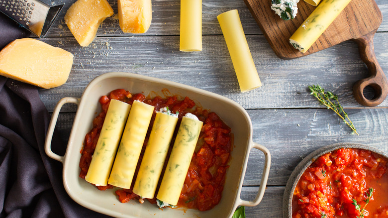 cannelloni with cheese and tomato sauce