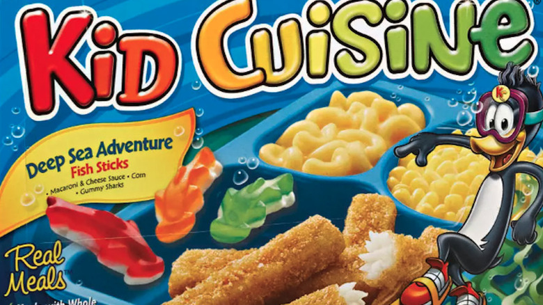 fish sticks with mac and cheese