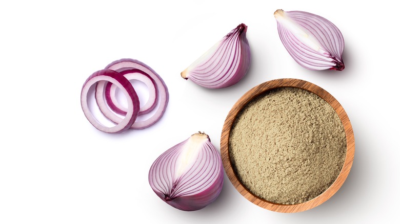 Raw and powdered onion