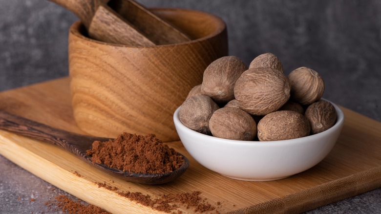 Whole and grated nutmeg
