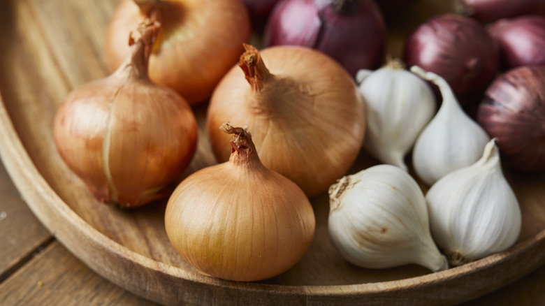 assorted onions in bowl