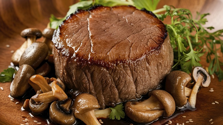 Filet medallions with braised mushrooms