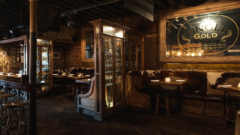 Fraunces Tavern interior New York City