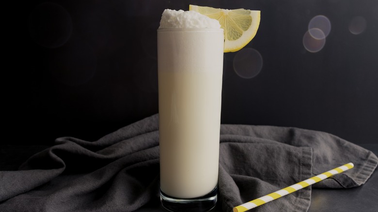 Ramos gin fizz cocktail