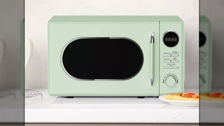 Magic Chef retro style microwave