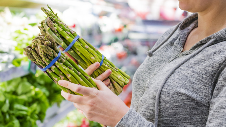 buying asparagus