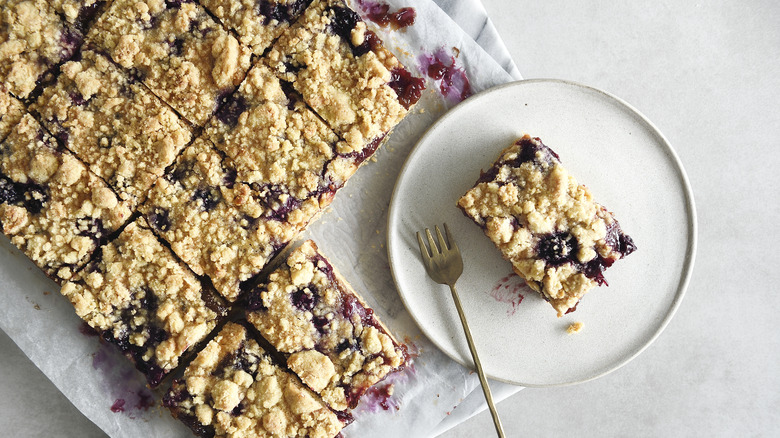 blueberry crumble on plate