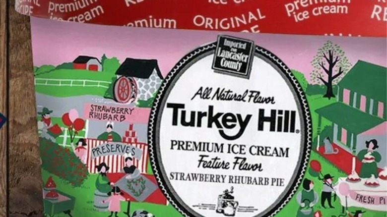 close up of Turkey Hill strawberry rhubarb pie ice cream carton