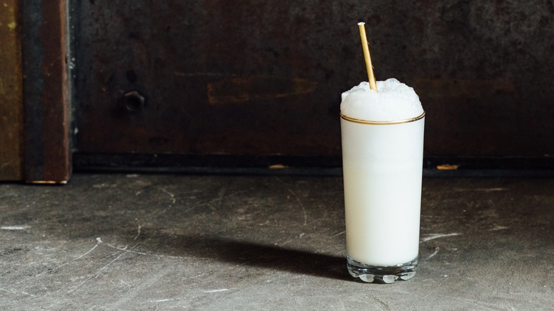 classic ramos gin fizz