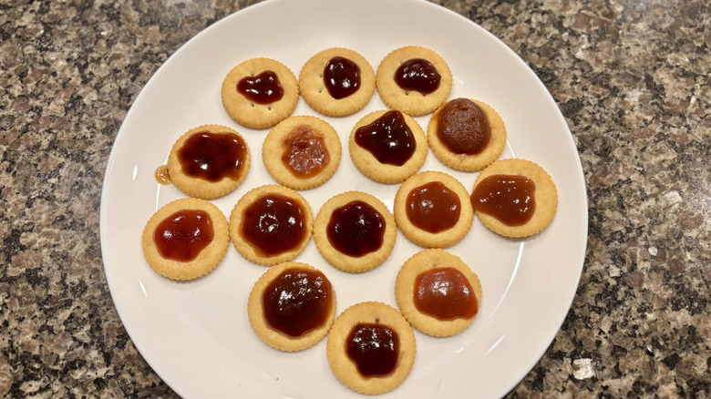 crackers used for the sauces