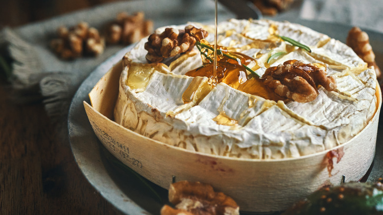 brie with honey and walnuts