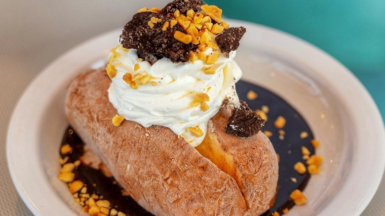 Ice cream that looks like a baked potato