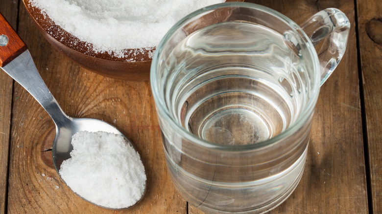 baking soda and water glass