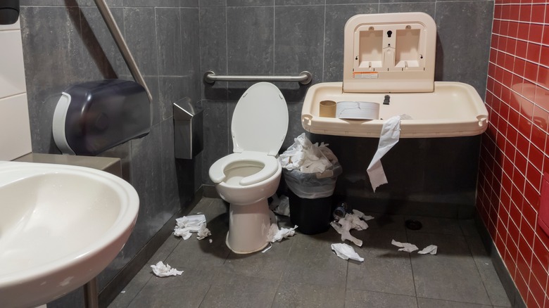 restaurant dirty bathroom