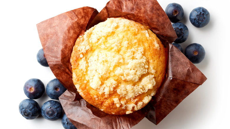 top of blueberry crumble muffin