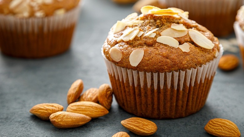 https://www.foodrepublic.com/img/gallery/19-tips-you-need-to-bake-better-muffins/intro-1686684401.jpg
