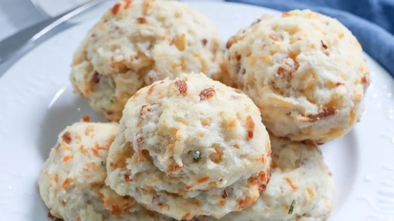 bacon-cheddar drop biscuits 