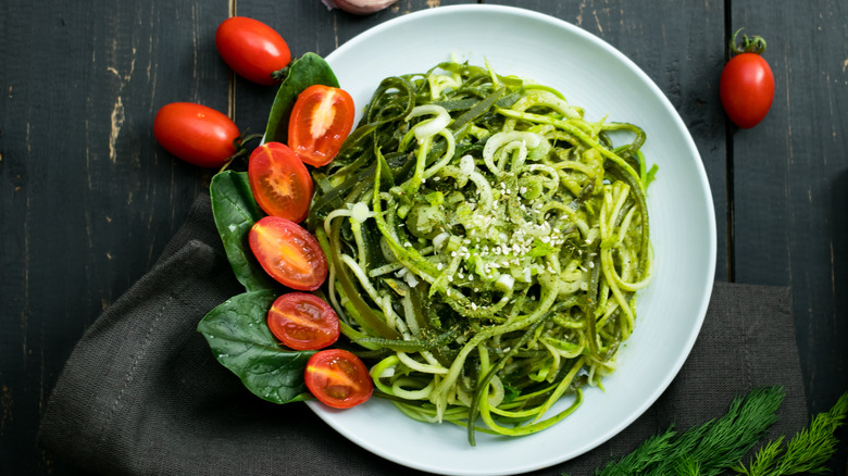 cold zucchini noodles with tomatoes 