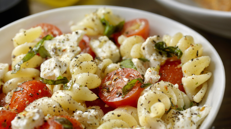 pasta salad with tomatoes