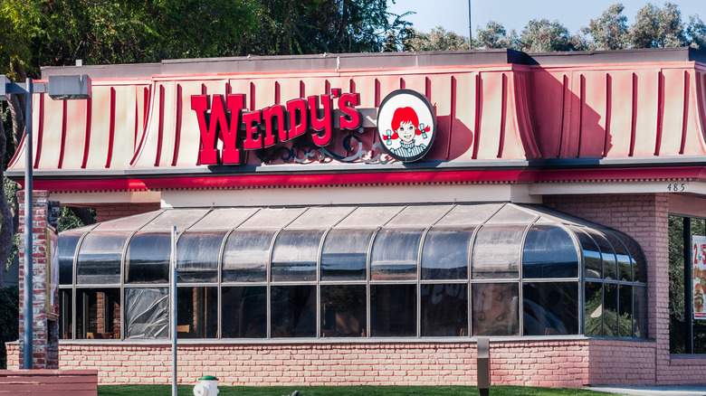 the outside of a wendy's