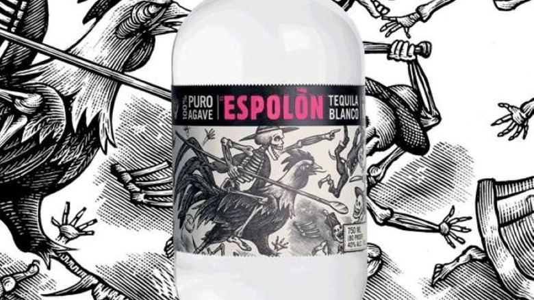 Bottle of Espolòn Blanco