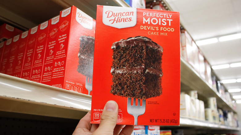 Duncan Hines Perfectly Moist Devil's Food Cake Mix