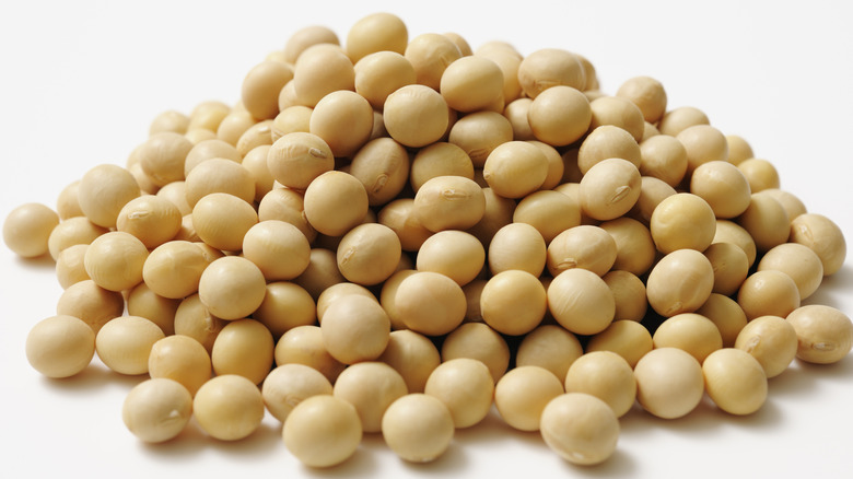 raw soybeans