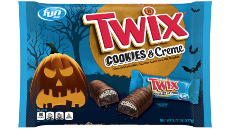 Twix Cookies & Creme packaging