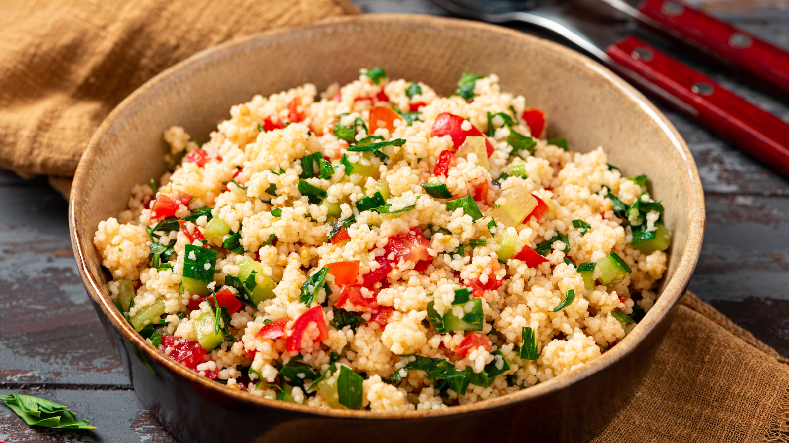 What is Couscous (Guide to varieties, How to cook, Recipes)