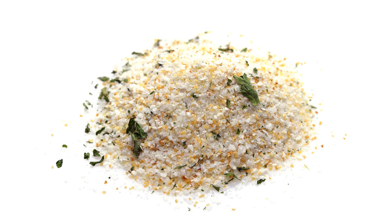 Salt seasoned with herbs