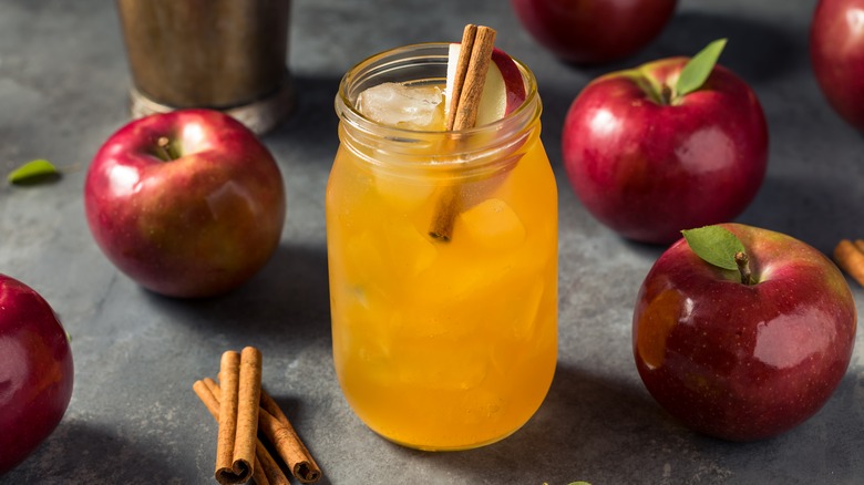 mason jar of apple cider