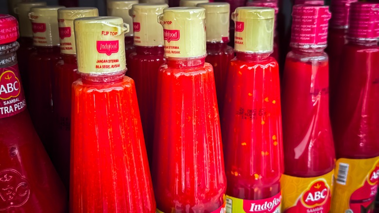 bottles of thai sweet chili sauce