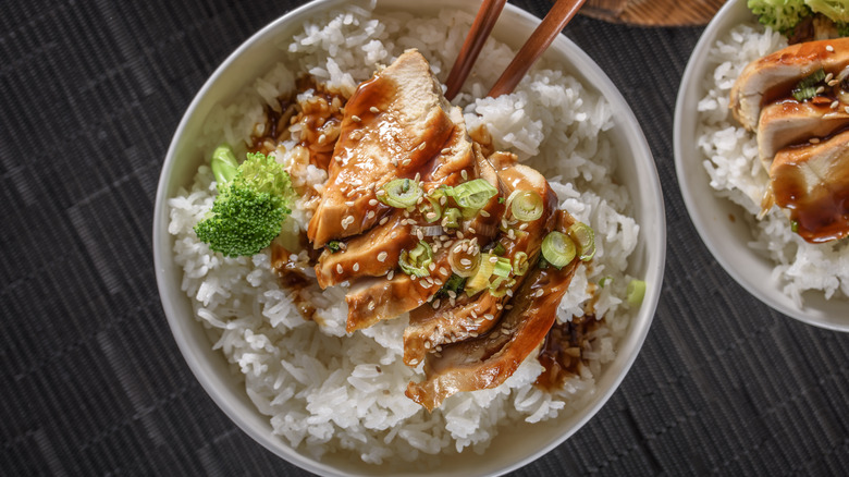 Bowl of rice topped with chicken teriyaki