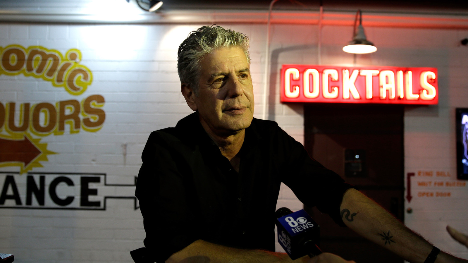 Anthony Bourdain's Best Advice For Finding Great Restaurants In Any City