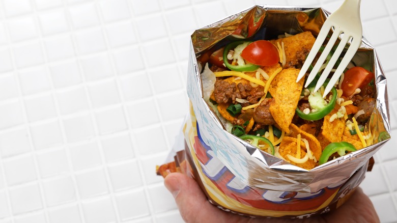 Frito pie in chip bag