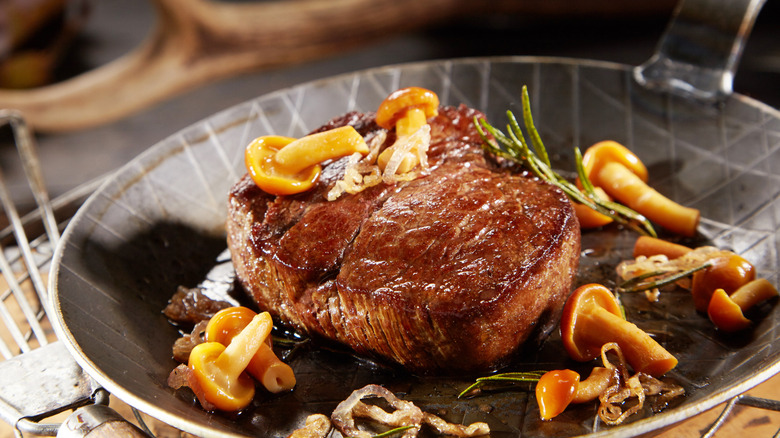 seared venison with mushrooms