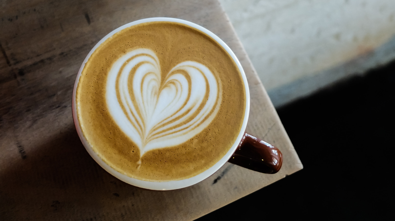 A Pro Tells Us How To Properly Steam Milk For Latte Art