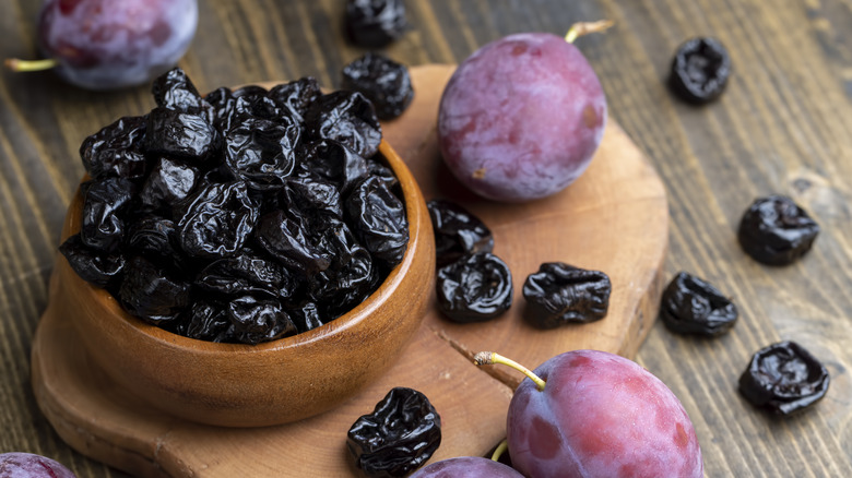 Prunes in bowl