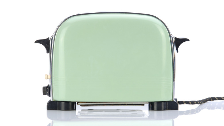 Pistachio green toaster 