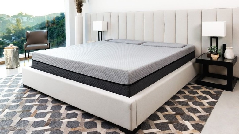 Gray SONU sleep mattress in modern bedroom