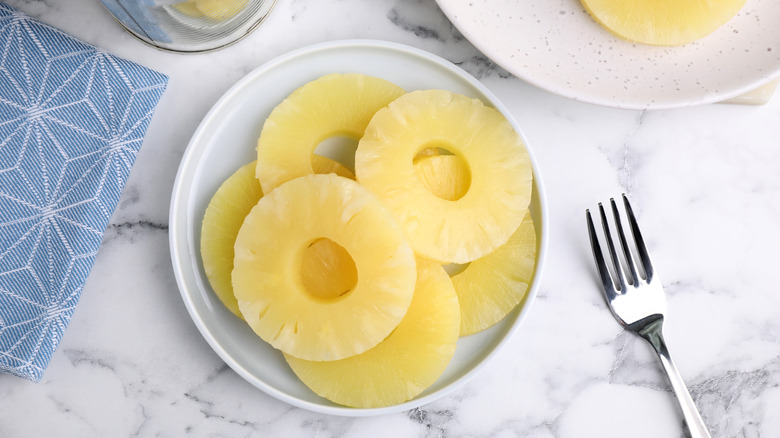 canned pineapple rings