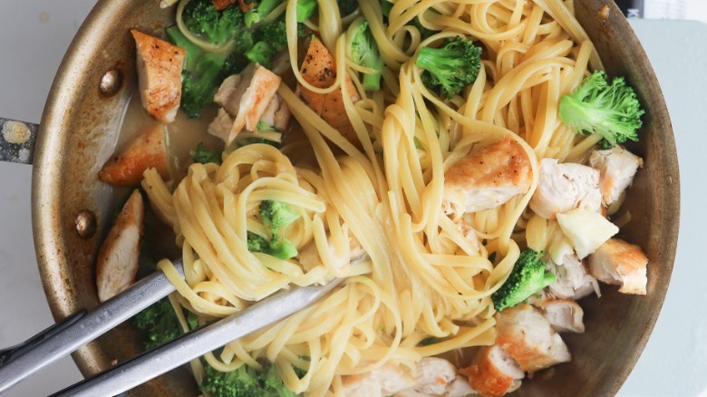 chicken broccoli pasta