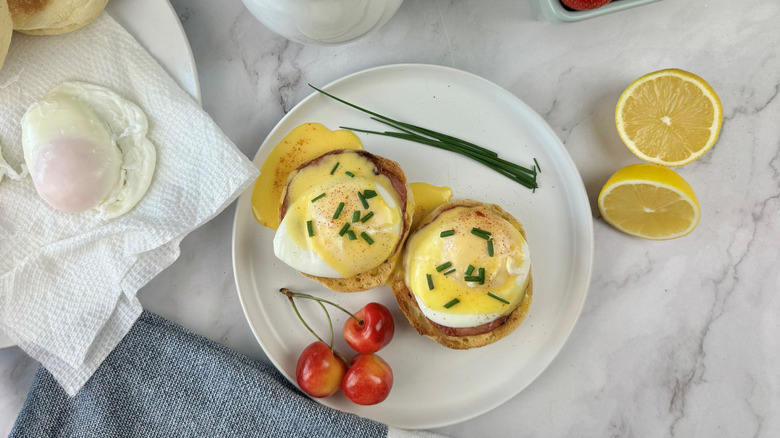 classic eggs benedict breakfast
