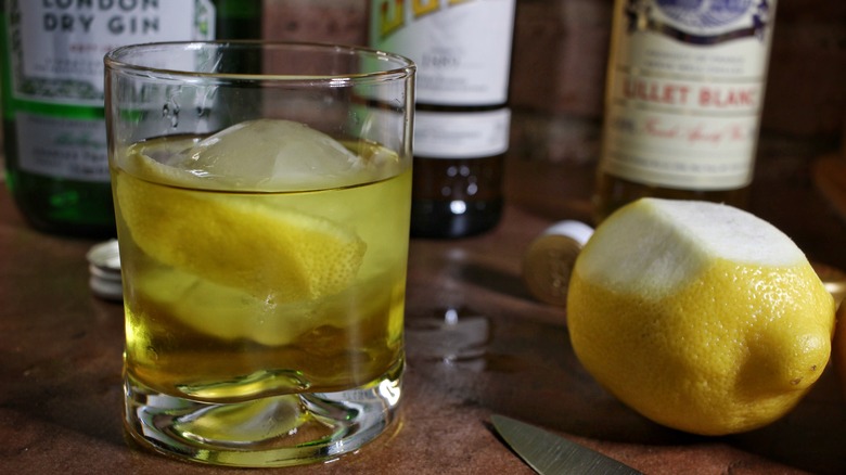 white negroni ice lemon garnish