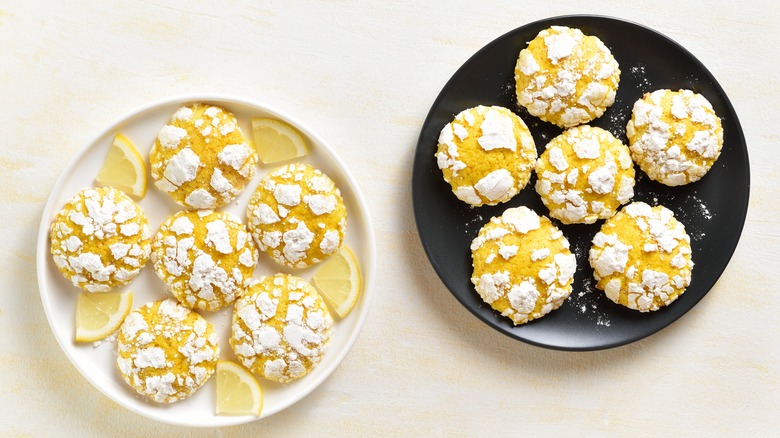 Lemon crinkle cookies on plates