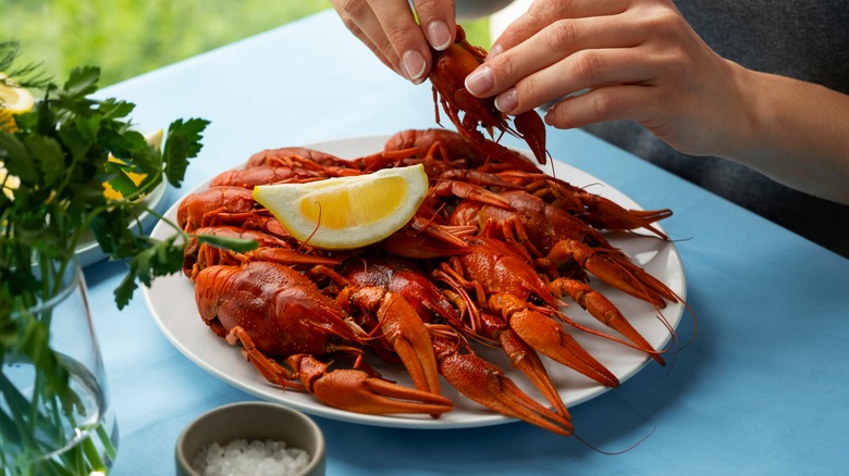 Plate of crawfish with lemon