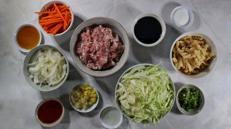 deconstructed egg roll bowl ingredients